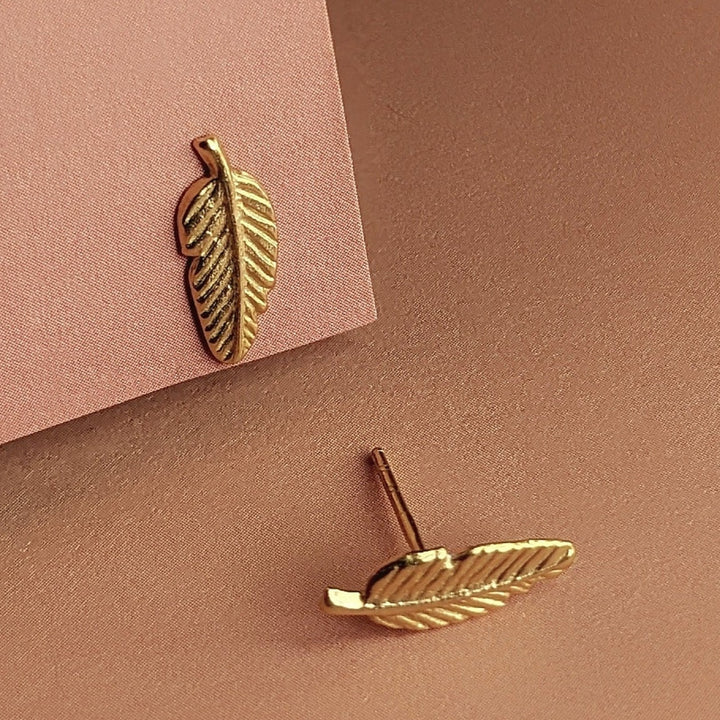 Feather 18kt Gold Stud Earrings