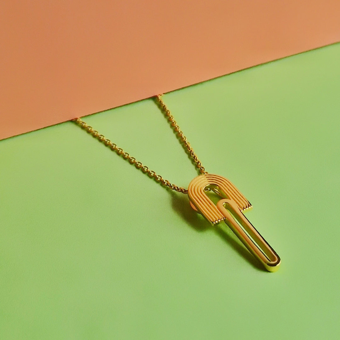 How to clean a gold necklace - Vurchoo Jewellery