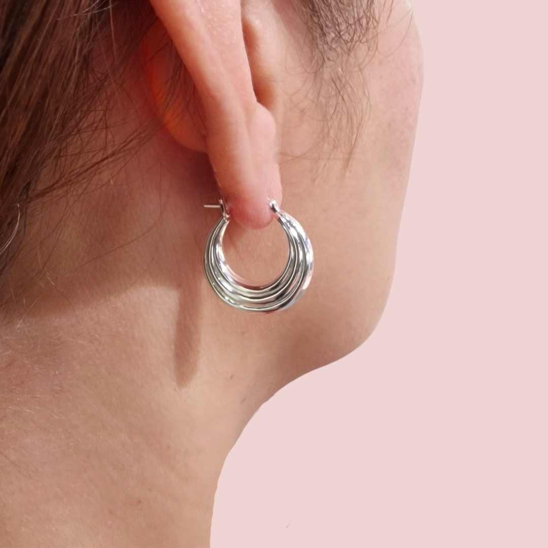 How to Put in Hoop Earrings