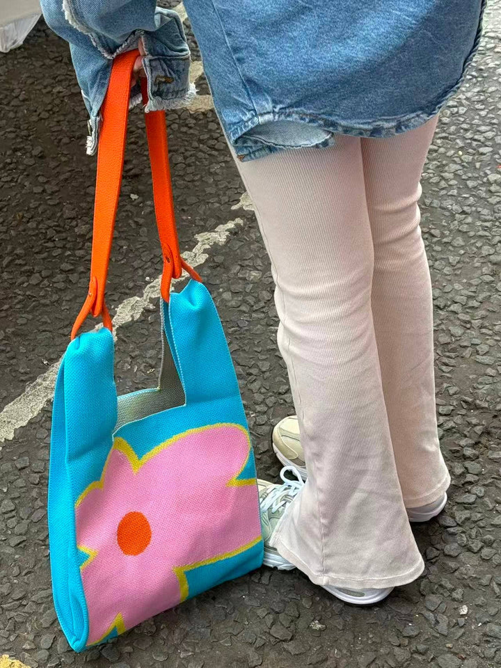 Big Bloom – Knitted Bag