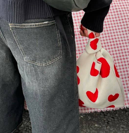 Hearts in Cream – Knitted bag