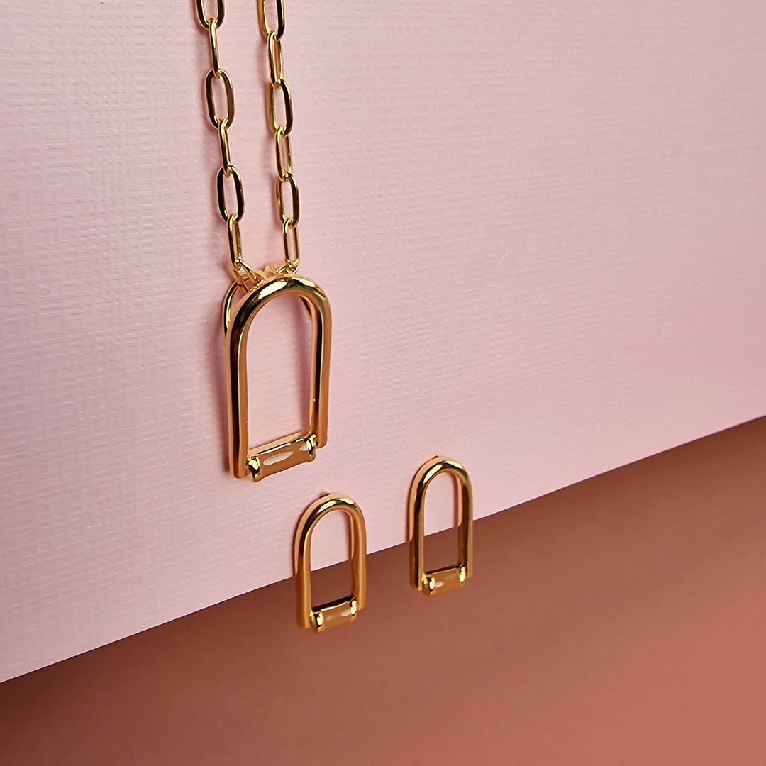 Contemporary Arch Enamel Gold Chain Necklace